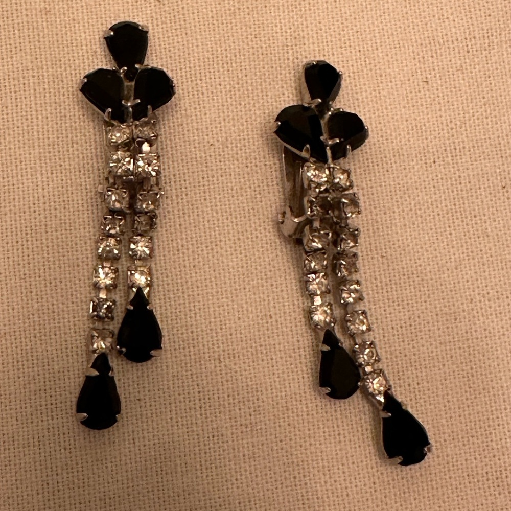 Vintage Elegant Black and Silver Drop Clip Earrings
